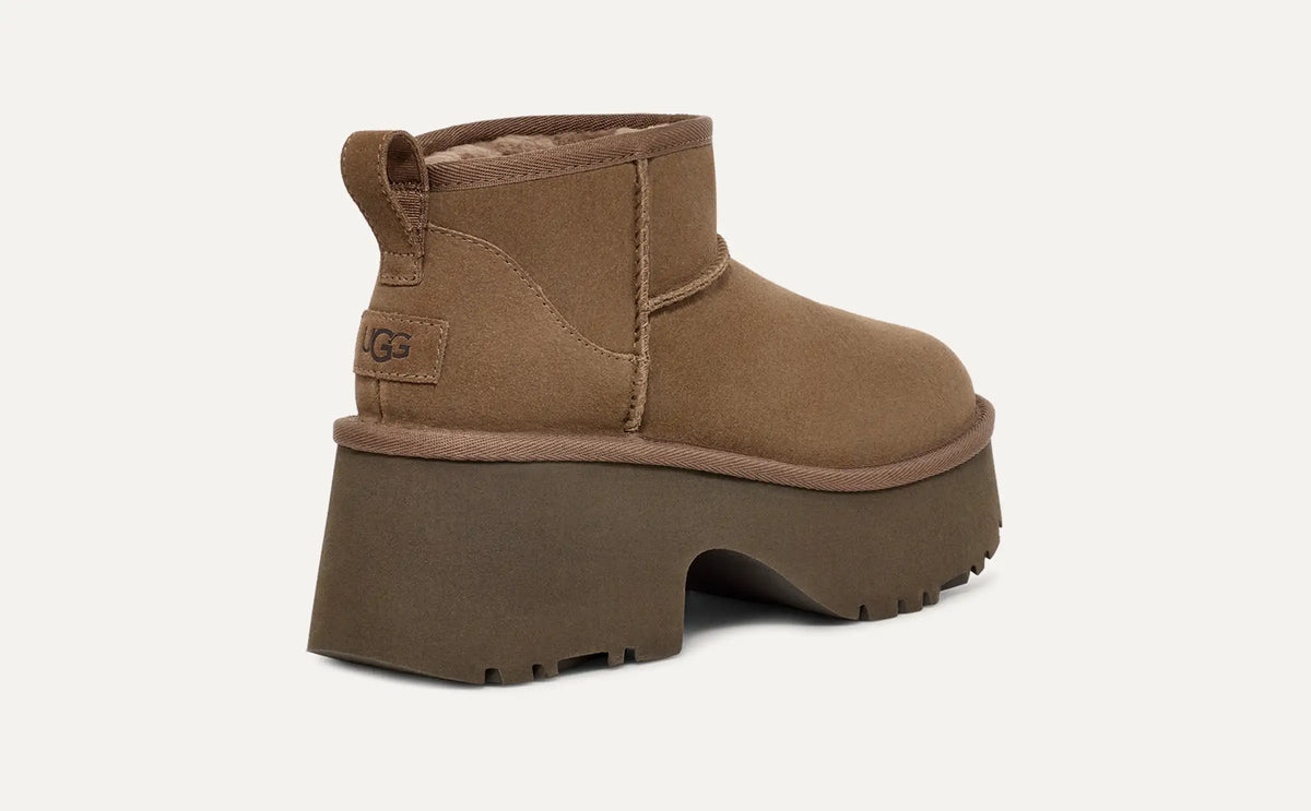 נעלי האג | מגפי האג פלטפורמה עקב UGG Women's Classic Ultra Mini New Heights Hickory