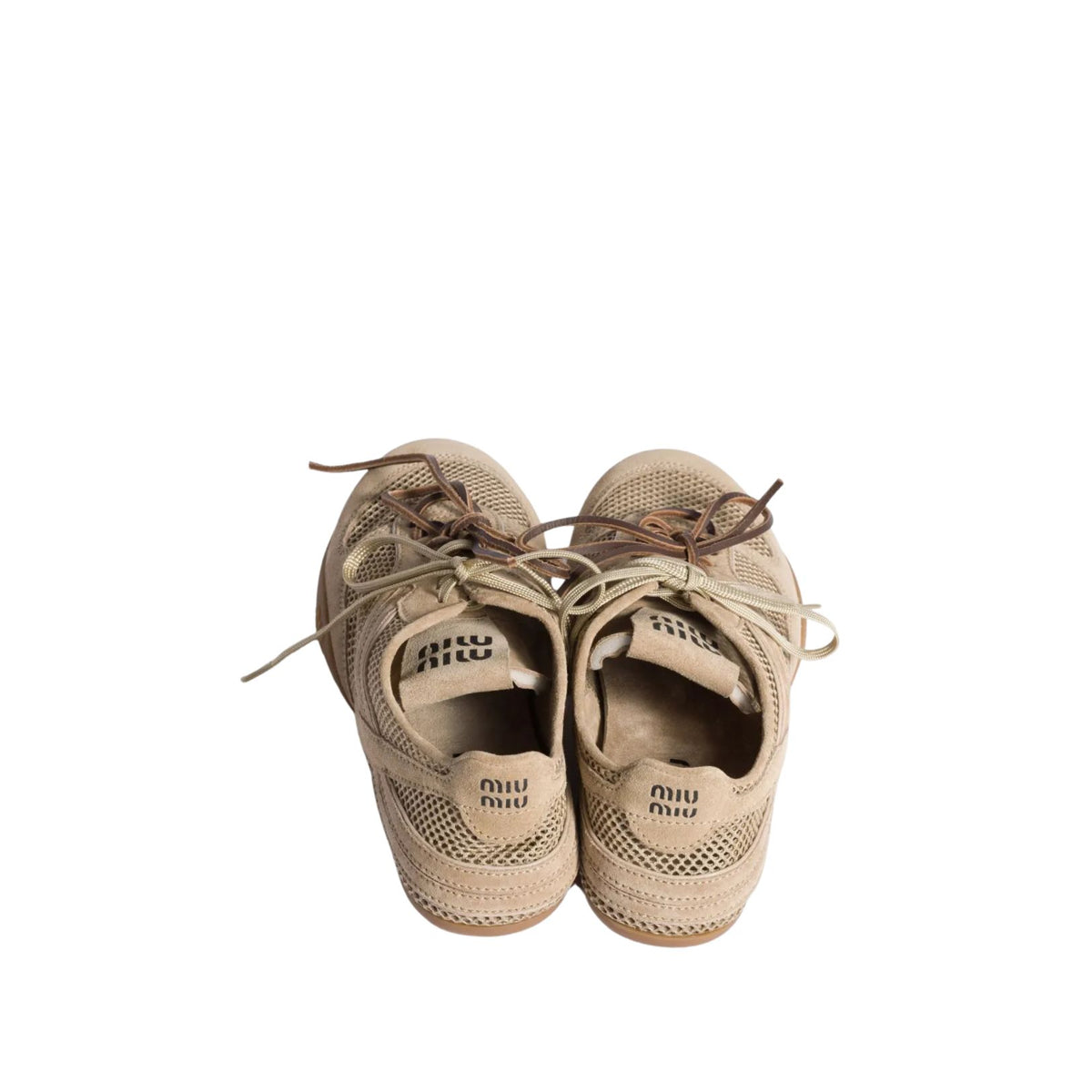 Gymnasium mesh and suede sneakers