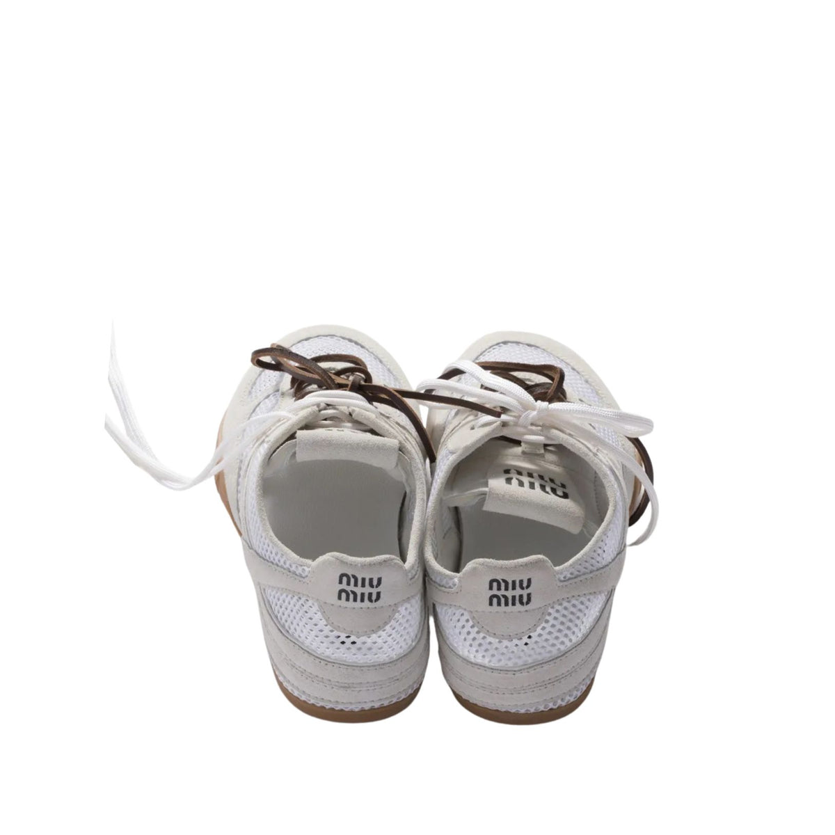 Gymnasium mesh and suede sneakers