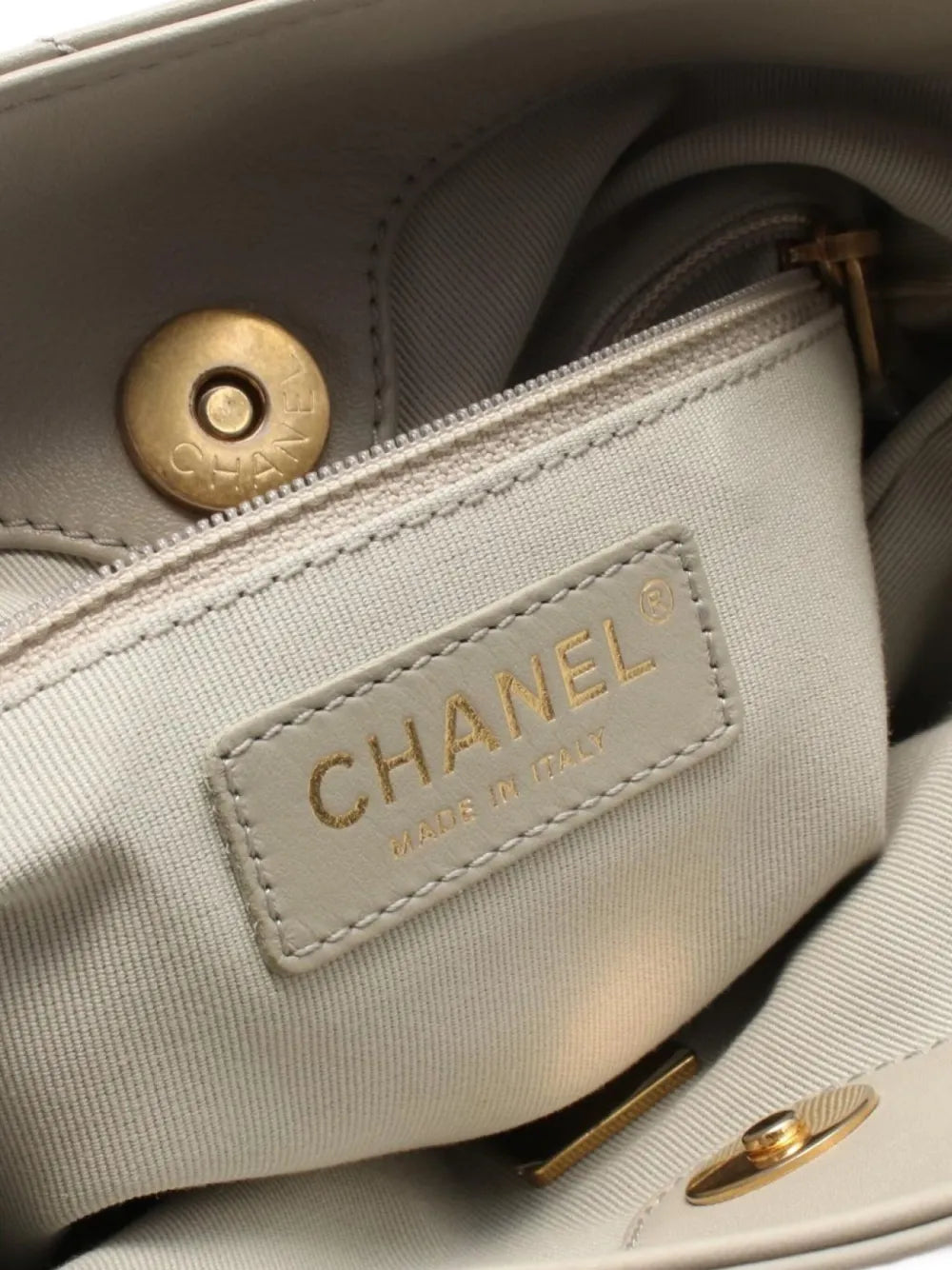 2021 matelasse shoulder bag