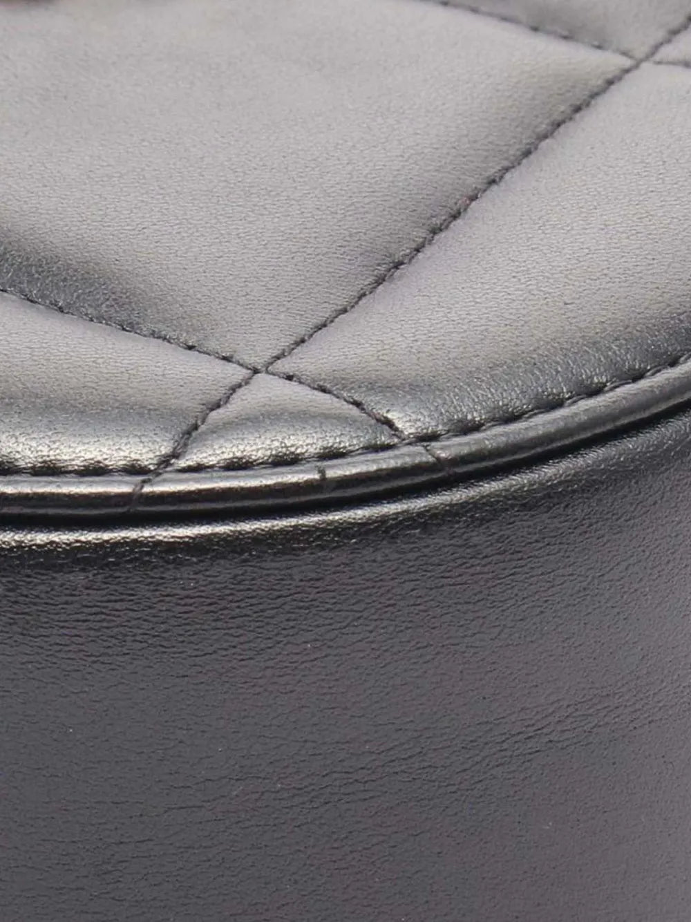 2021-2025 Lambskin 19 Round Clutch with Chain satchel
