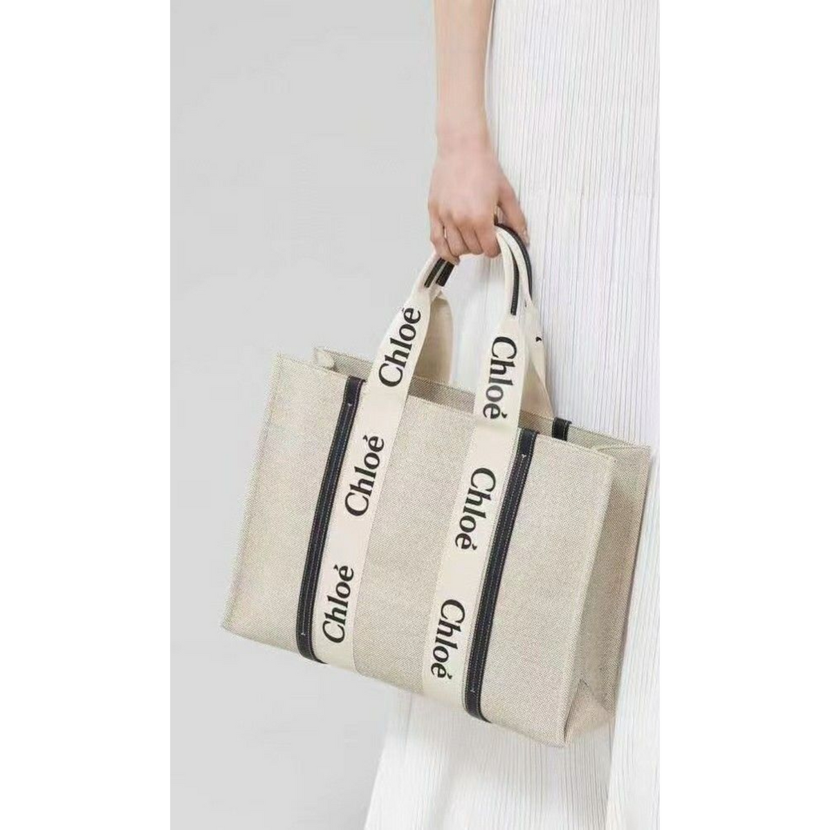 MEDIUM WOODY TOTE BAG