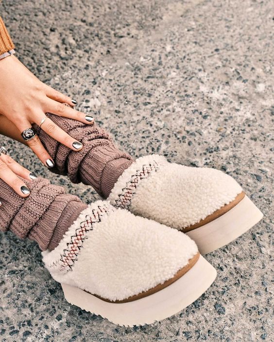 נעלי האג | מגפי האג UGG Tazz Braid Natural