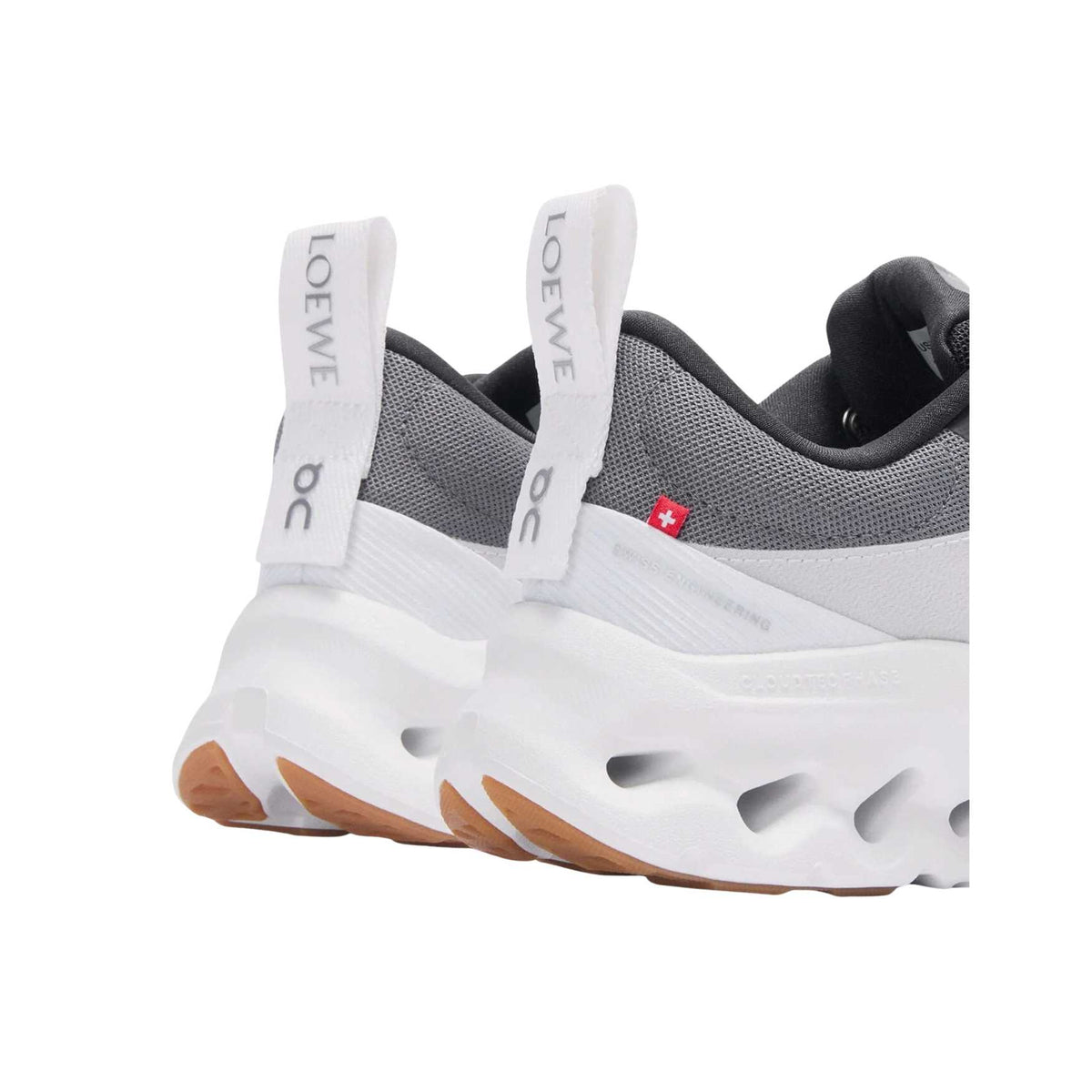 On Running x Loewe – Black & White