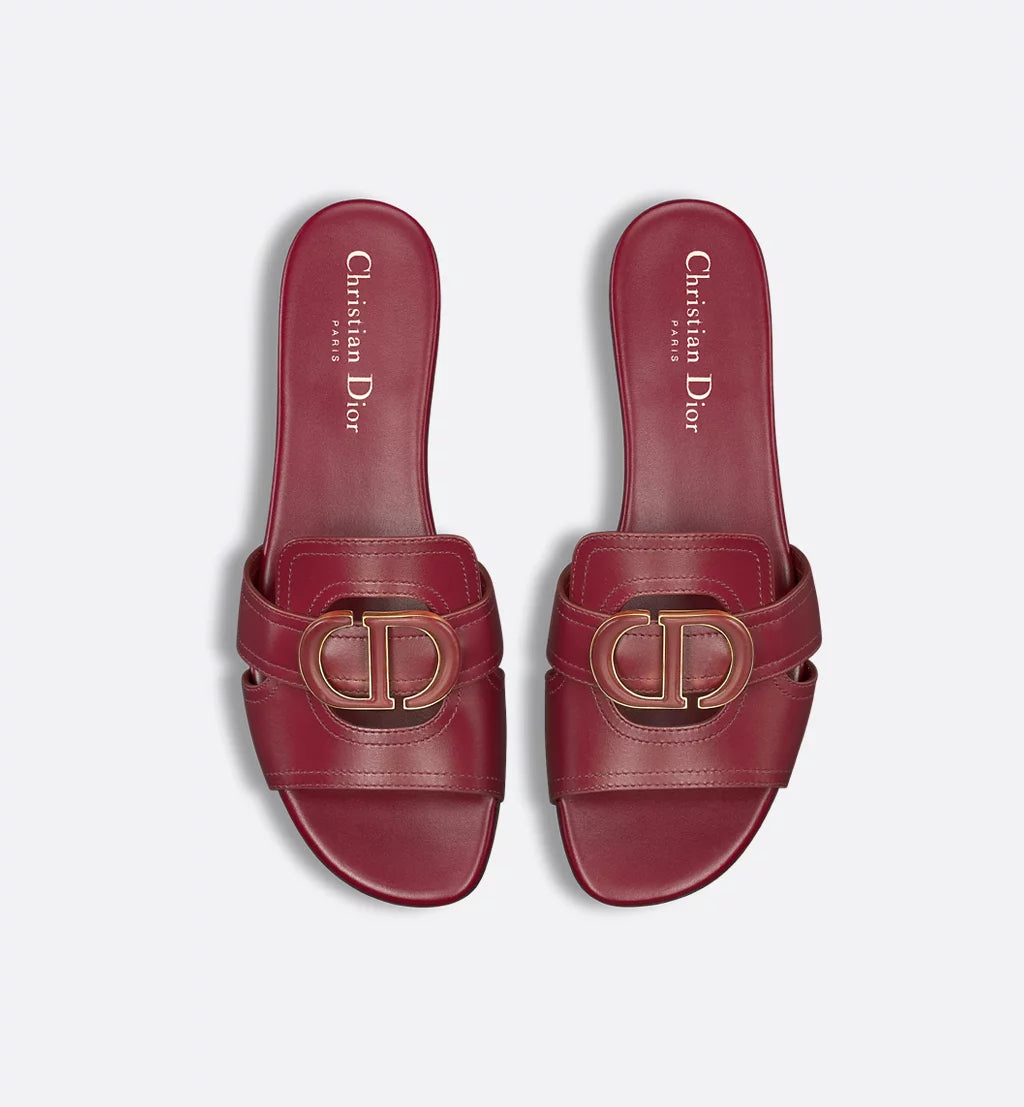 30 Montaigne Slide