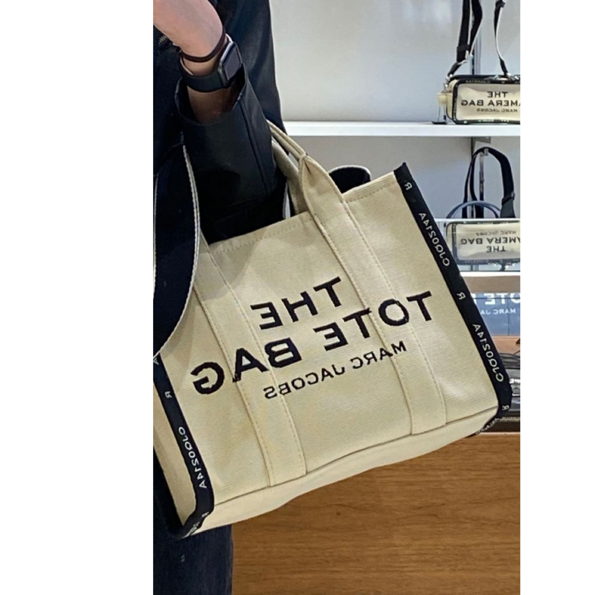 THE TOTE BAG MEDIUM